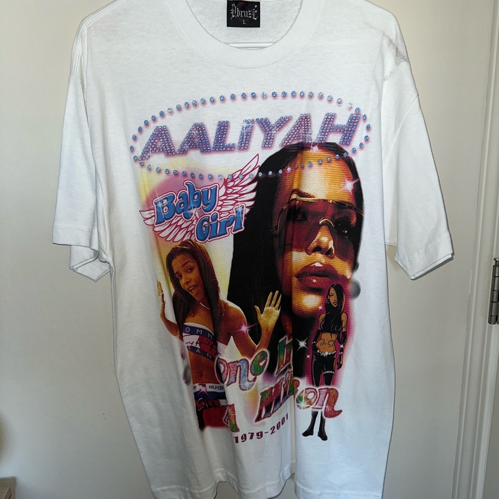 D-Bruze - Aaliyah tee (size Large)